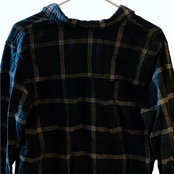 Universal Thread Size Large Woman’s Button Down Long Sleeve Shirt - Picture 8 of 17